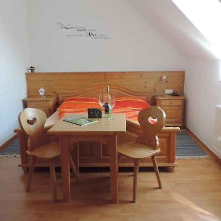 Weingut Gaestezimmer Gruber Ehrenhausen Kültér fotó