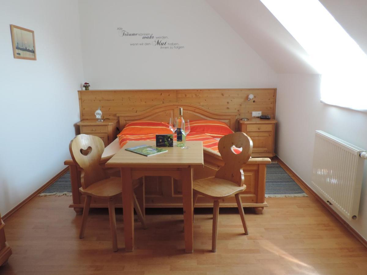 Weingut Gaestezimmer Gruber Ehrenhausen Kültér fotó