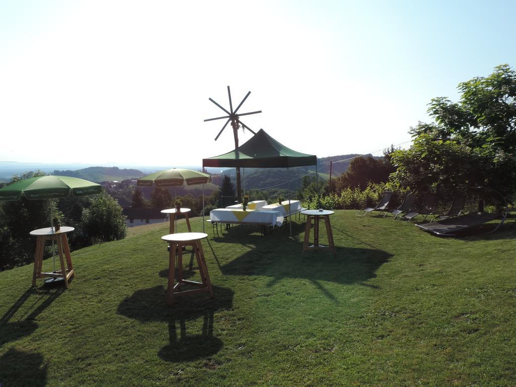 Weingut Gaestezimmer Gruber Ehrenhausen Kültér fotó